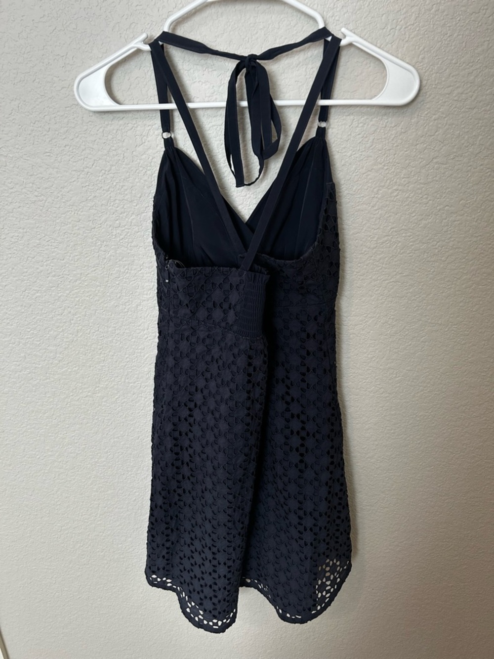 Athleta Navy Eyelet Halter Dress Tie Back Side Zip Size XS - Picture 6 of 7